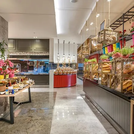 Crown Sunshine 5* סייד