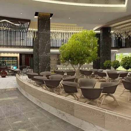 Crown Sunshine מלון