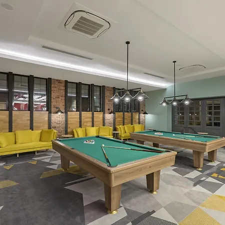 מלון Crown Sunshine