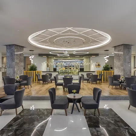 מלון Crown Sunshine 5*