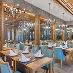 Crown Sunshine Hotel 5*