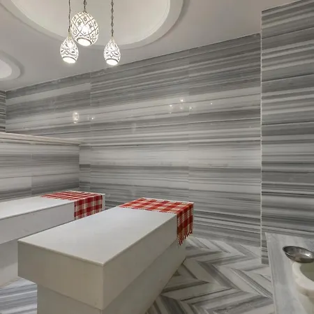 Crown Sunshine Hotel 5*