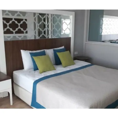 Crown Sunshine 5* Sidé