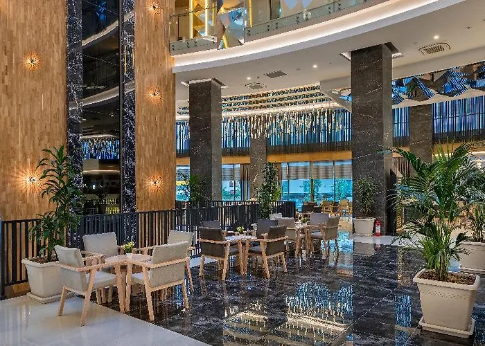 Szálloda Crown Sunshine 5*