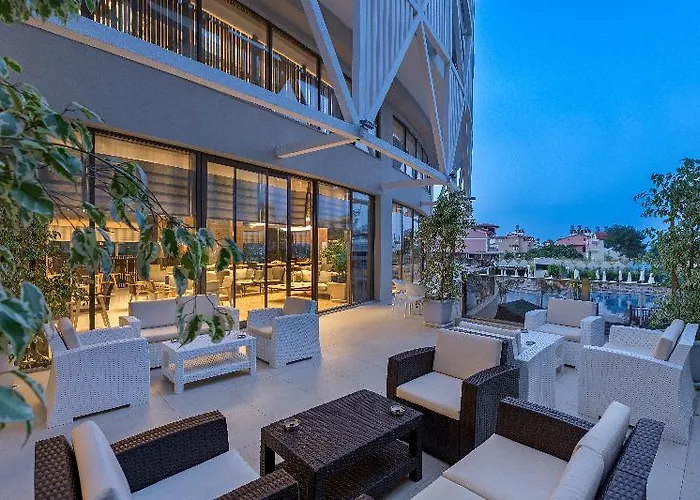 Crown Sunshine Szálloda 5*