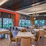 Hotel Crown Sunshine Side