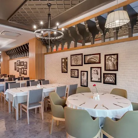 Crown Sunshine 酒店 锡德