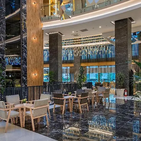 Hotel Crown Sunshine Ultra 5*