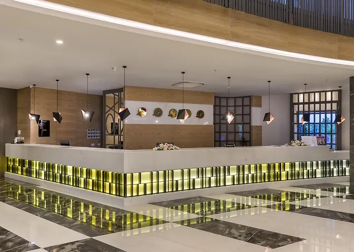 Hotel Crown Sunshine Side