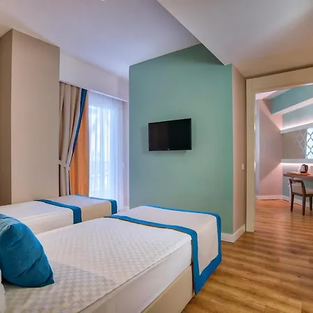 Hotel Crown Sunshine Ultra 5*