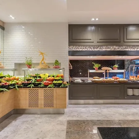 Crown Sunshine Ultra Hotel Sidé