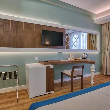 Hotel Crown Sunshine Ultra 5*